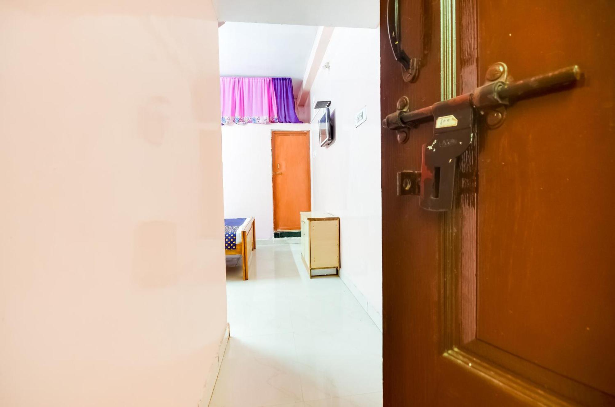 Hotel O Sri Murugan Lodge Coimbatore Exterior foto